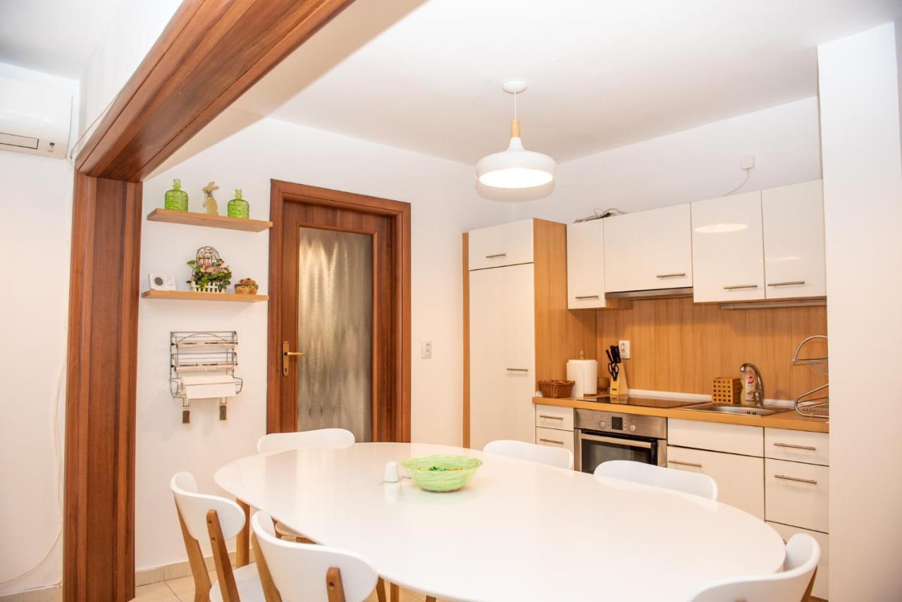 Classic Apartment Near The City Center 클루지나포카 외부 사진